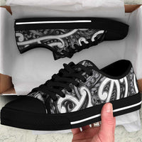 Aotearoa Maori Kowhaiwhai Low Top Shoes Kiwikiwi Puhoro and Patiki LT9 Grey - Polynesian Pride
