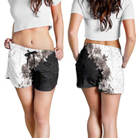 Hawaii Grayscale Hibiscus Flowers Shorts for Women Polynesian Pattern Half Black White Version LT03 - Polynesian Pride