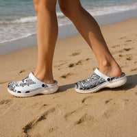 Hawaiian Tribal Manta Ray Clogs Shoes Kakau Tattoo and Polynesian Art Motif Pattern LT03 - Polynesian Pride