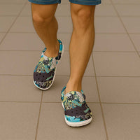 Japanese Hawaiian Crane Clogs Shoes Blue Tapa Patchwork Pattern