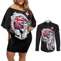 Personalized Hawaii King Kamehameha Couples Matching Off Shoulder Short Dress and Long Sleeve Button Shirt Flag Polynesian Pattern LT01 Black - Polynesian Pride
