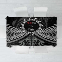 Toitu Te Tiriti Aotearoa Silver Fern Tablecloth New Zealand Maori Pattern LT01 Black - Polynesian Pride