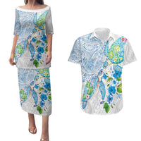 Hawaiian Couple Turtles Honi Couples Matching Puletasi and Hawaiian Shirt Polynesian Art Motifs and Hibiscus White Blue Color - Polynesian Pride