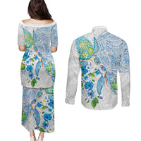 Hawaiian Couple Turtles Honi Couples Matching Puletasi and Long Sleeve Button Shirt Polynesian Art Motifs and Hibiscus White Blue Color - Polynesian Pride