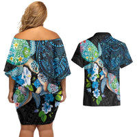 Hawaiian Couple Turtles Honi Couples Matching Off Shoulder Short Dress and Hawaiian Shirt Polynesian Art Motifs and Hibiscus Black Blue Color - Polynesian Pride