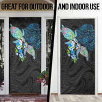 Hawaiian Couple Turtles Honi Door Cover Polynesian Art Motifs and Hibiscus Black Blue Color - Polynesian Pride