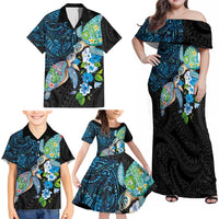 Hawaiian Couple Turtles Honi Family Matching Off Shoulder Maxi Dress and Hawaiian Shirt Polynesian Art Motifs and Hibiscus Black Blue Color - Polynesian Pride