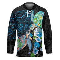 Hawaiian Couple Turtles Honi Hockey Jersey Polynesian Art Motifs and Hibiscus Black Blue Color - Polynesian Pride