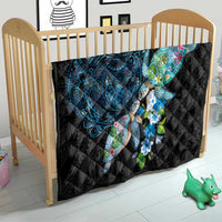 Hawaiian Couple Turtles Honi Quilt Polynesian Art Motifs and Hibiscus Black Blue Color - Polynesian Pride