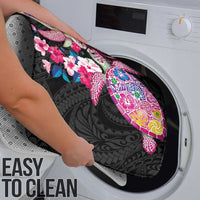 Hawaiian Couple Turtles Honi Bathroom Set Polynesian Art Motifs and Hibiscus Black Red Color - Polynesian Pride