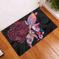 Hawaiian Couple Turtles Honi Rubber Doormat Polynesian Art Motifs and Hibiscus Black Red Color - Polynesian Pride