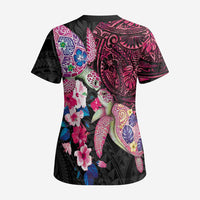 Hawaiian Couple Turtles Honi Scrub Top Polynesian Art Motifs and Hibiscus Black Red Color - Polynesian Pride