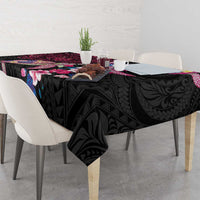 Hawaiian Couple Turtles Honi Tablecloth Polynesian Art Motifs and Hibiscus Black Red Color - Polynesian Pride