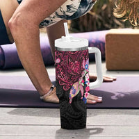 Hawaiian Couple Turtles Honi Tumbler With Handle Polynesian Art Motifs and Hibiscus Black Red Color - Polynesian Pride