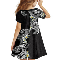 Aloha Polynesian Plumeria Flower Family Matching Long Sleeve Bodycon Dress and Hawaiian Shirt Black White Color