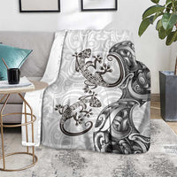 New Zealand Gecko Maori Art Tattoo Blanket White Color LT03 - Polynesian Pride