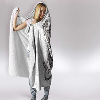 New Zealand Gecko Maori Art Tattoo Hooded Blanket White Color LT03 - Polynesian Pride
