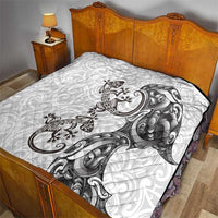 New Zealand Gecko Maori Art Tattoo Quilt White Color