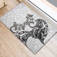 New Zealand Gecko Maori Art Tattoo Rubber Doormat White Color LT03 - Polynesian Pride