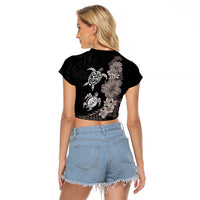Hawaiian Flower and Tribal Turtle Raglan Cropped T Shirt Grayscale Mode