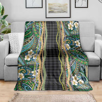 Hawaiian Art Flower Tribal with Lei Blanket Palaka Pattern Black Color - Polynesian Pride