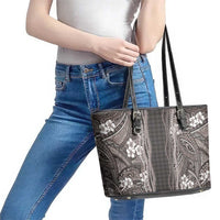 Hawaiian Art Flower Tribal with Lei Leather Tote Bag Palaka Pattern Grayscale - Polynesian Pride