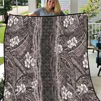 Hawaiian Art Flower Tribal with Lei Quilt Palaka Pattern Grayscale - Polynesian Pride