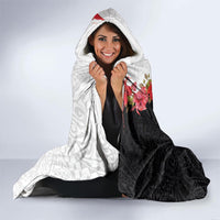 Hawaii Red Hibiscus Flowers Hooded Blanket Polynesian Pattern With Half Black White Version LT03 - Polynesian Pride
