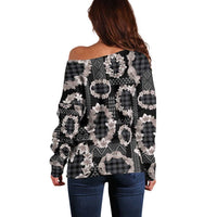 Hawaiian Leis Off Shoulder Sweater Kakau Tattoos and Palaka Pastel Grayscale LT03 - Polynesian Pride