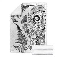 New Zealand Sea Animals Blanket with Maori Koru Tribal Tattoo and Silver Ferns White Color
