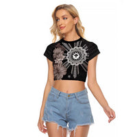Hawaii and Philippines Together Raglan Cropped T Shirt Hibiscus Flower and Sun Badge Polynesian Pattern Grayscale