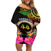 Personalised Vanuatu 44th Anniversary Off Shoulder Short Dress Boars Tusk and Melanesian Warrior Indipendens Dei LT03 Women Black - Polynesian Pride
