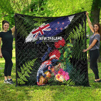 New Zealand Christmas Quilt Meri Kirihimete-Tuatara and Pohutukawa Black Color