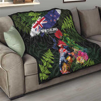 New Zealand Christmas Quilt Meri Kirihimete-Tuatara and Pohutukawa Black Color