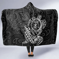 Hawaii Monk Seal and Dolphin Hooded Blanket Polynesian Kakau Pattern Black White Color LT03 - Polynesian Pride