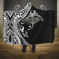 Hawaiian Manta Ray and Polynesian Tribal Tattoo Hooded Blanket Black Color LT03 - Polynesian Pride