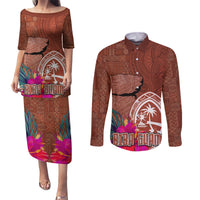 Chamorro Biba Guam Couples Matching Puletasi and Long Sleeve Button Shirt Latte Stone Tribal and Hibiscus Flower Tapa Pattern LT03 Brown - Polynesian Pride