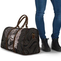 Hawaiian Plumeria and Hibiscus with Turtles Travel Bag Polynesian Art Grayscale - Polynesian Pride