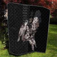 Hawaii Aloha Turtle Hibiscus and Leaves Quilt with Polynesian and Kakau Tattoos Black Color - Polynesian Pride