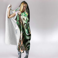 Polynesian Art Tattoo Hooded Blanket Plumeria Flowers Green Gradient LT05 - Polynesian Pride