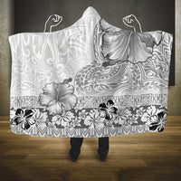 Hawaii Hibiscus With White Polynesian Pattern Hooded Blanket LT05 One Size White - Polynesian Pride