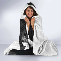 Polynesia Hibiscus Hooded Blanket White Curve Motif - Polynesian Pride