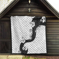 Polynesia Hibiscus Quilt White Curve Motif - Polynesian Pride