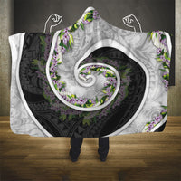 Piko Hawaii Hooded Blanket Polynesian Pattern With Maile Pikake Honohono Lei