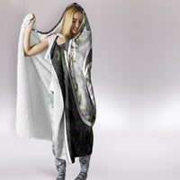 Piko Hawaii Hooded Blanket Polynesian Pattern With Maile Pikake Honohono Lei