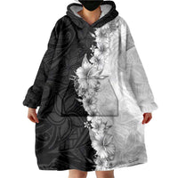 Hawaii Hibiscus Flowers Wearable Blanket Hoodie Grayscale Polynesian Pattern LT05 - Polynesian Pride