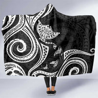 Hawaii Manta Ray Hooded Blanket Polynesian Art Tattoo LT05 One Size Black - Polynesian Pride