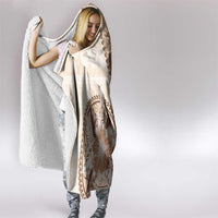 Samoa Siapo Elegant Hooded Blanket Hibiscus Beige Motifs LT05 - Polynesian Pride