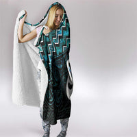 New Zealand Maori Hooded Blanket Poutama Manaia Turquoise Paua Shell LT05 - Polynesian Pride