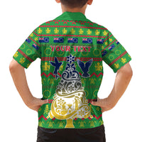 Personalised Cook Islands Christmas Family Matching Off Shoulder Long Sleeve Dress and Hawaiian Shirt Santa Coat Of Arms Meri Kiritimiti LT05 - Polynesian Pride